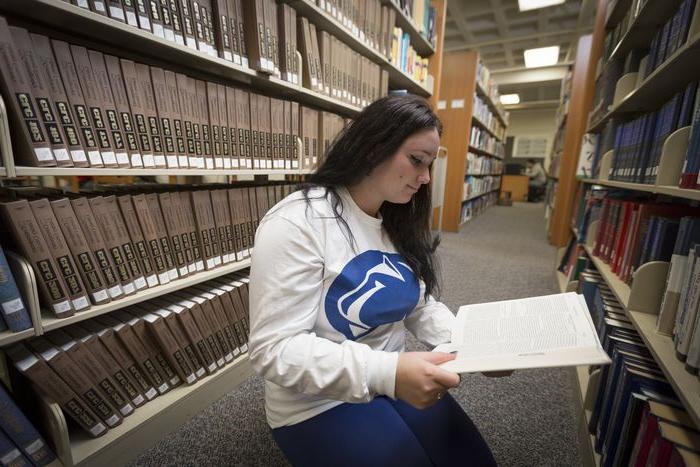 Student in library